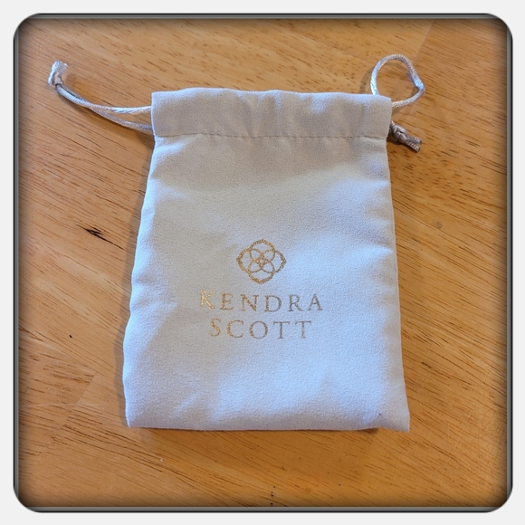 NWOT Kendra Scott Natalie Statement Ring Sz 7 - Picture 9 of 9